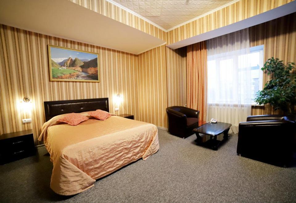 Silk Road Lodge Бишкек Екстериор снимка
